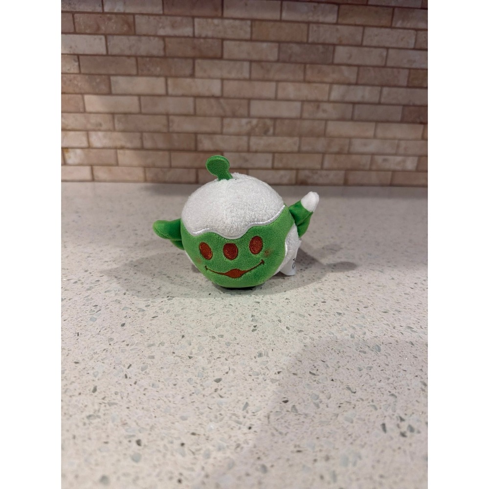 Disney Munchlings Wasabi Pea Alien Plush Mystery